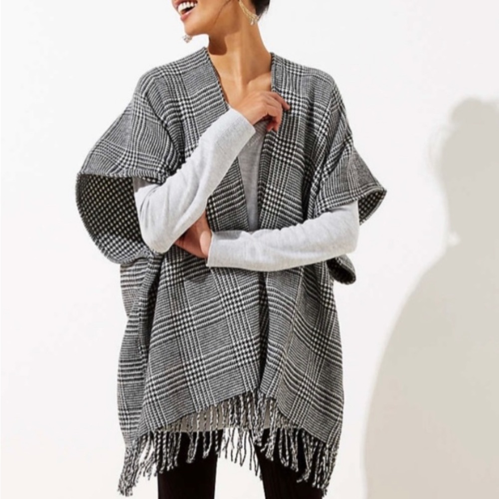 Nwt- Loft reversible poncho xs/sm